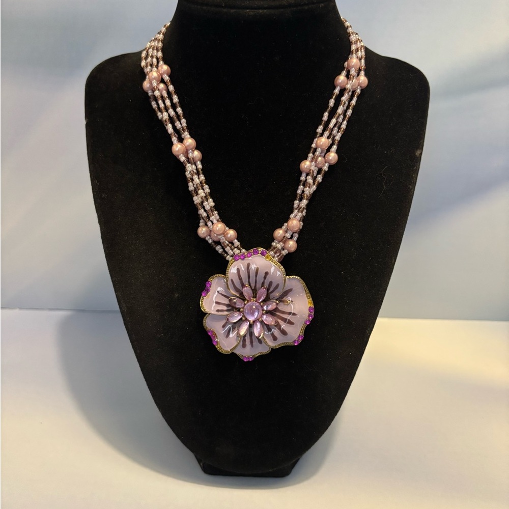 🌻Gold Tone Floral Beaded Necklace 15”+2”